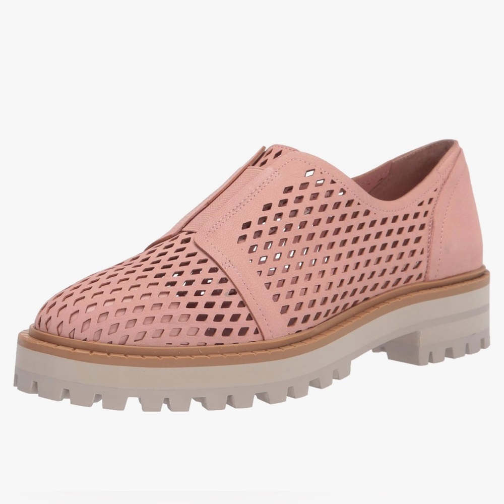 Vince Camuto Mritsa slip-on oxford with a perforated upper. Never worn. Size 6 - Picture 11 of 12
